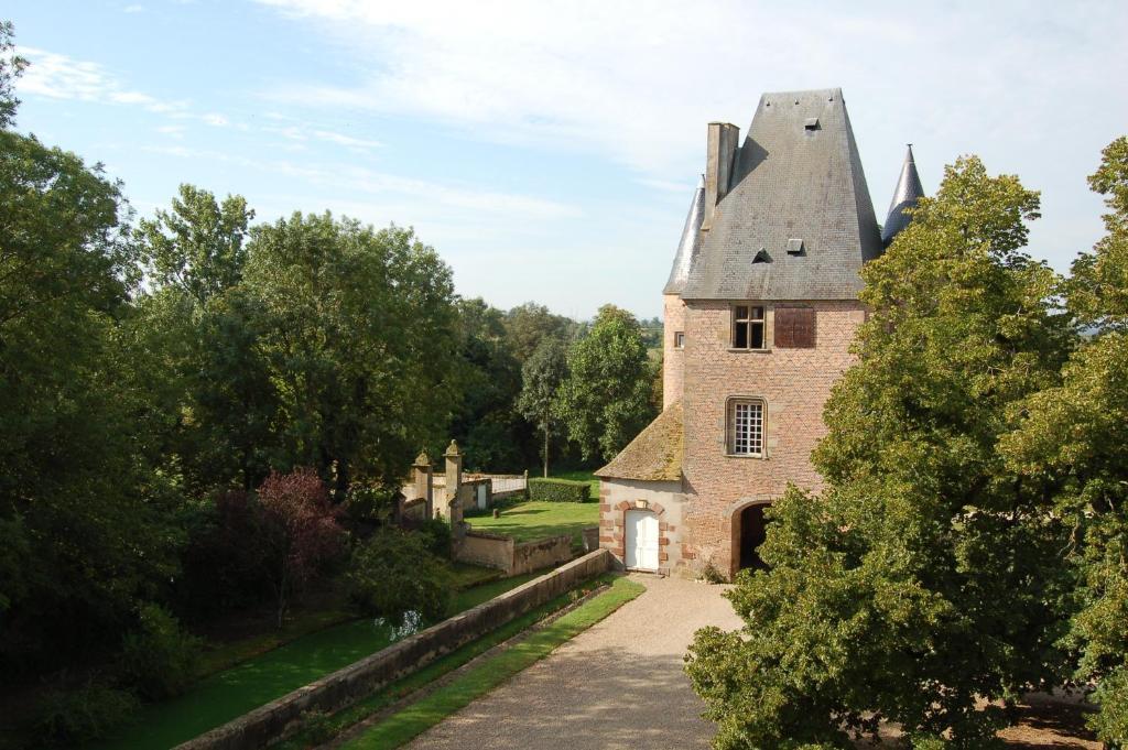 Bed and Breakfast Chateau Du Riau Villeneuve-sur-Allier Экстерьер фото